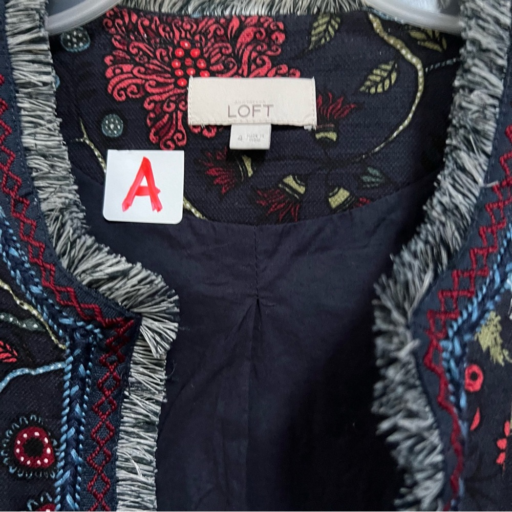 LIFT Women’s Size 4 Blazer Fringe Floral Whimsical Strawberry Jacket - Picture 6 of 12